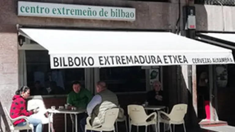 centro extremeño bilbao - fachada