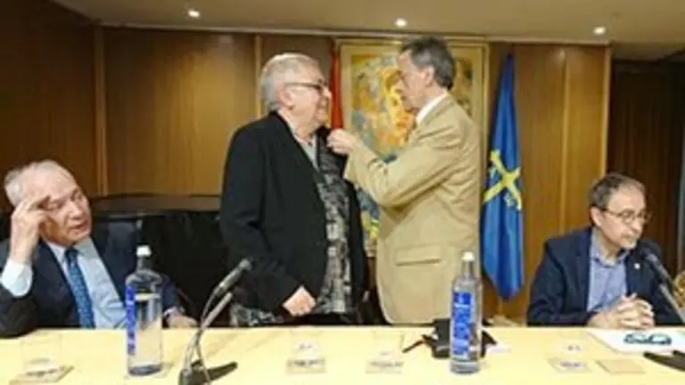 Manzana de Oro a Josefa Sanz