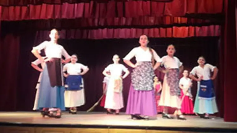 CUERPO DANZAS NECOCHEA1