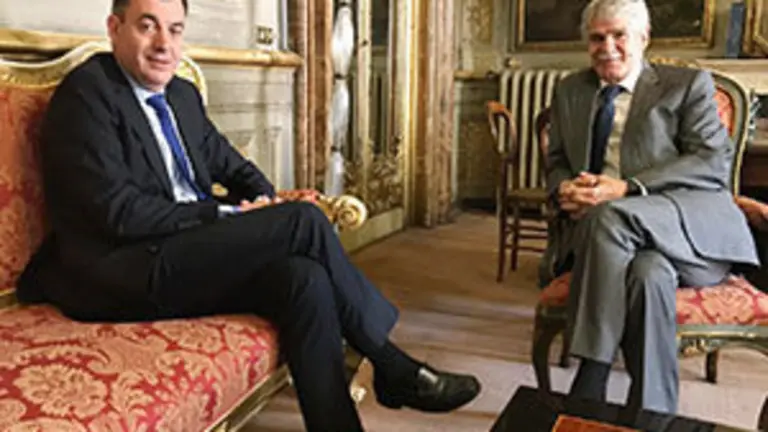 Román Rodríguez y Alfonso Dastis 2