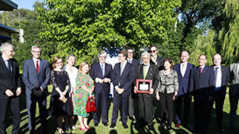 Feijoo-Cuerpo consular en Vigo