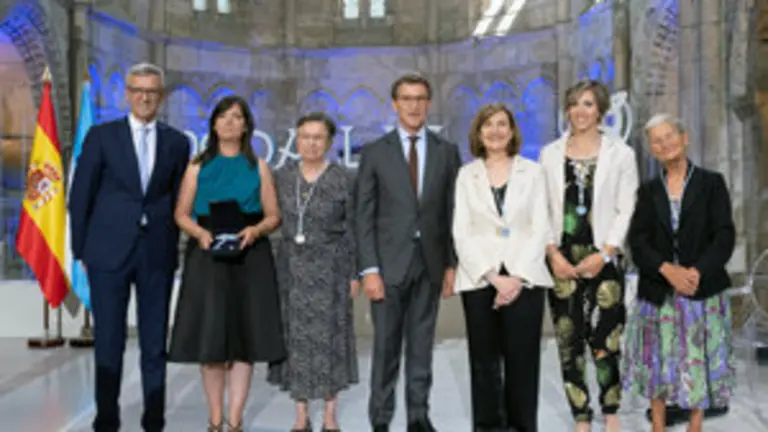 O titular da Xunta de Galicia, acompa&ntilde;ado do seu Executivo, preside a cerimonia de imposici&oacute;n das Medallas Castelao 2019. As galardonadas este ano foron Mar&iacute;sa Crespo, Teresa Portela, Jeanne Picard, Benedicta S&aacute;nchez e as redeiras de Galicia representadas por Ver&oacute;nica Veres Tasende. Igrexa de San Domingos de Bonaval, Santiago de Compostela, 28/06/19.