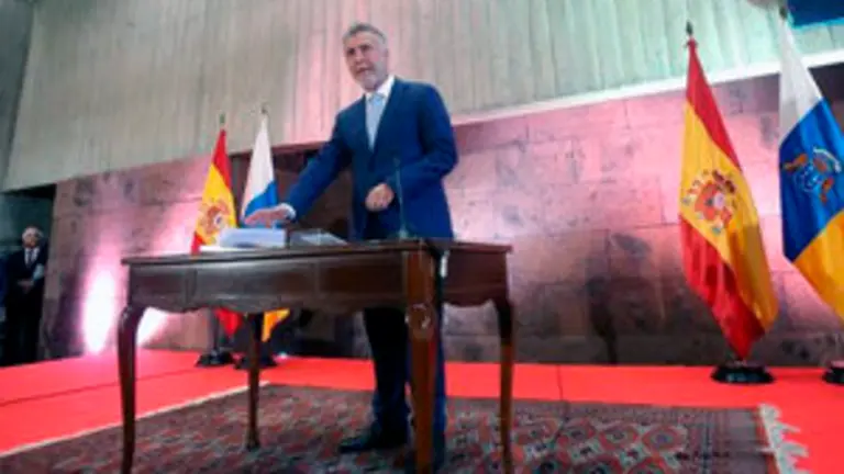 Toma posesión Angel Torres