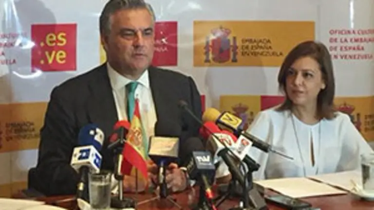 EMBAJADOR y CONSEJERA CULTURA TEMPORADA CULTURAL ESPAÑA 2019