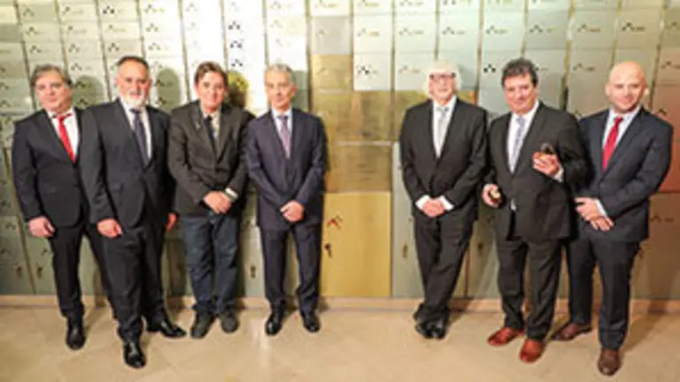 Cervantes-homenaje les luthiers 4