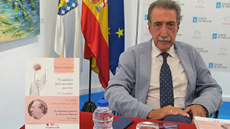 Vicente Araguas, con la obra de Manuel Vilanova que él ha traducido