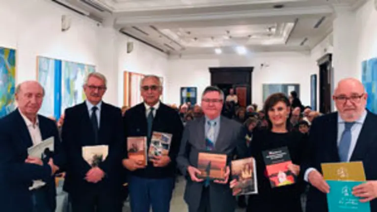 2. De izquierda a derecha, JM&ordf; P&eacute;rez Peridis, Alejandro Tiana, Francisco F. Rei, Ram&oacute;n Jim&eacute;nez, F&aacute;tima Abal y Javier Garc&iacute;a