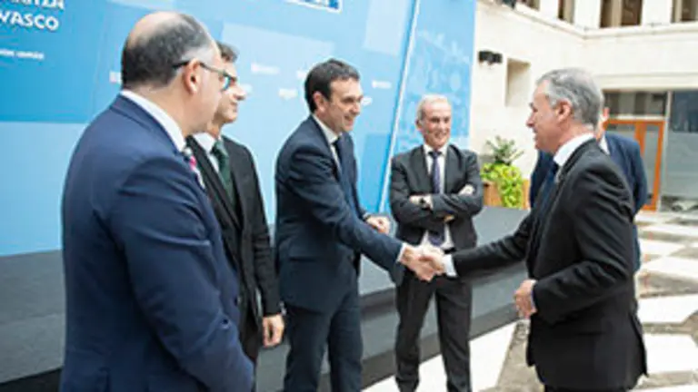 Urkullu-Accion exterior