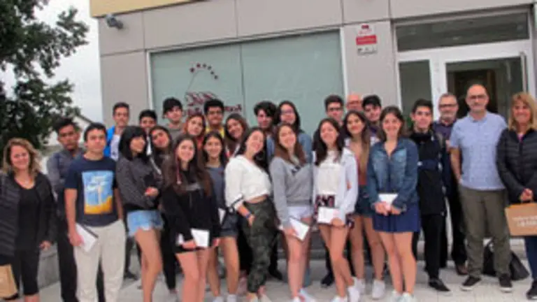 Alumnos de 5to visitan la Editorial Galaxia