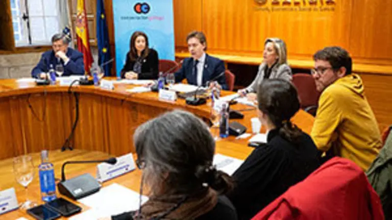 11,30 h.- O director xeral de Relaci&oacute;ns Exteriores e coa UE, Jes&uacute;s Gamallo, presidir&aacute; a sesi&oacute;n do Pleno do Consello Galego de Cooperaci&oacute;n para o Desenvolvemento (CONGACODE). Na sala de plenos do Consello Econ&oacute;mico e Social de Galicia (r&uacute;a Algalia de Abaixo, 24).
foto xo&aacute;n crespo
25/11/2019