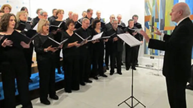 Actuación del Grupo Coral Accento, dirigido por Aldo Cano