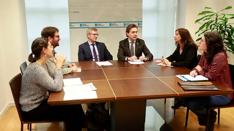  O vicepresidente da Xunta, Alfonso Rueda, acompa&ntilde;ado do director xeral de Relaci&oacute;ns Exteriores e coa UE, Jes&uacute;s Gamallo, re&uacute;nese con representantes da Coordinadora Galega de ONG para o Desenvolvemento. 