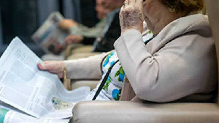 fabiola garcia visita a residencia de maiores porta do cami&ntilde;o