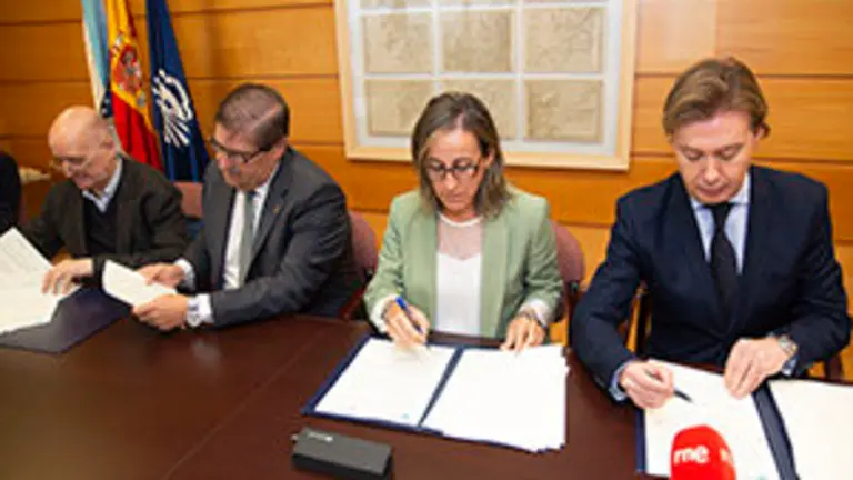 A Coru&ntilde;a
A conselleira de Infraestruturas e Mobilidade, Ethel V&aacute;zquez, e o reitor da Universidade da Coru&ntilde;a, Julio Abalde, presidir&aacute;n a sinatura dun convenio para o desenvolvemento do proxecto de cooperaci&oacute;n AquaMoz, destinado &aacute; mellora da xesti&oacute;n da auga en Mozambique. No acto tam&eacute;n participar&aacute;n o presidente do Padroado da Fundaci&oacute;n da Universidade da Coru&ntilde;a, Jos&eacute; Mar&iacute;a Barja, e o director xeral de Relaci&oacute;ns Exteriores e coa Uni&oacute;n Europea, Jes&uacute;s Gamallo.
27/09/2019
Foto: Moncho Fuentes / AGN A Coru&ntilde;a

