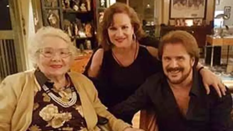 Pimpinela con su madre
