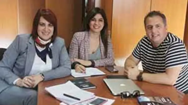 Fiesta Indianos-Blanca Rosa Blanco y Maria Jose Blanco