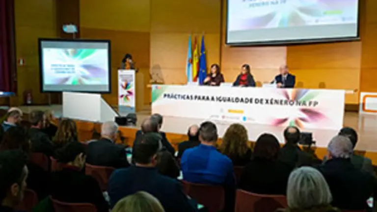 09,30 h.-   A conselleira de Educaci&oacute;n, Universidade e Formaci&oacute;n Profesional, Carmen Pomar, acompa&ntilde;ada da secretaria xeral de Igualdade, Susana L&oacute;pez Abella, abrir&aacute; a xornada Igualdade de X&eacute;nero na FP. No CIFP Polit&eacute;cnico (r&uacute;a Rosal&iacute;a de Castro, 133).   
foto xo&aacute;n crespo
17/12/2019