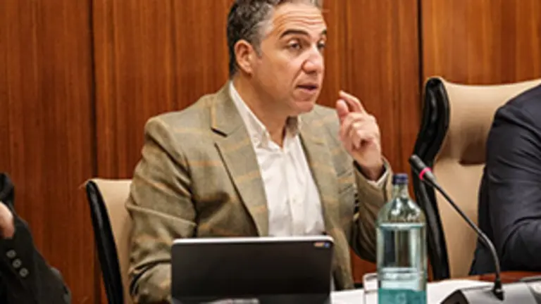 Bendodo en el Parlamento