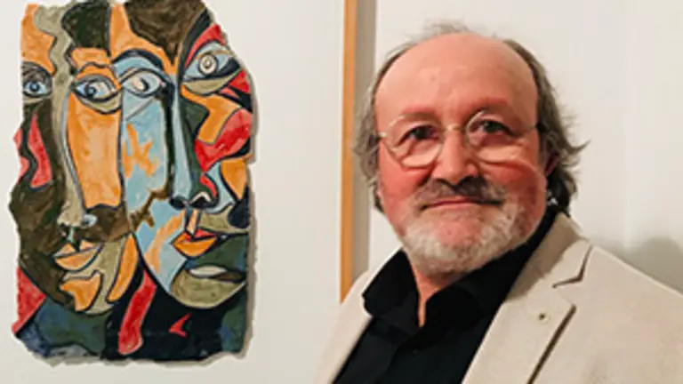 2. Otero Regal con MARINA una de sus obras favoritas