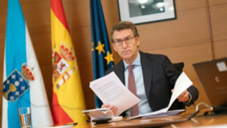 O titular do Goberno galego, Alberto N&uacute;&ntilde;ez Feij&oacute;o, mant&eacute;n unha videoconferencia co presidente do Goberno central, Pedro S&aacute;nchez, e os outros presidentes auton&oacute;micos.. San Caetano, Santiago de Compostela, 29/03/20.