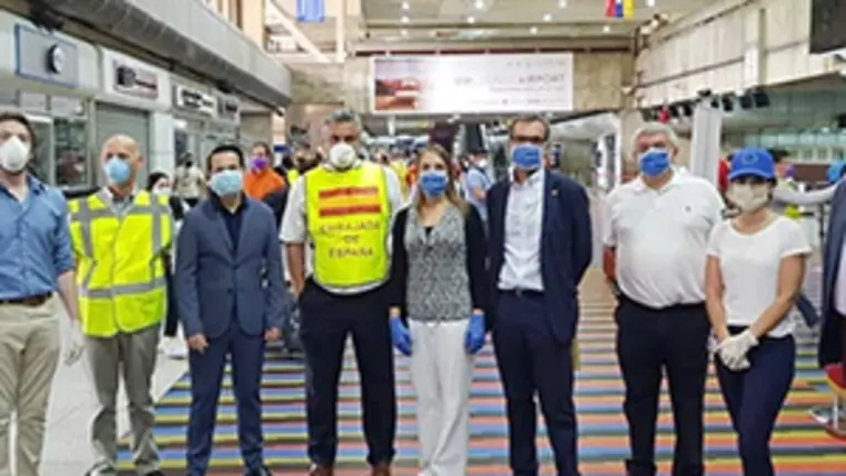 VUELO CHµRTER ESPA•OLES 16-04-2020 3