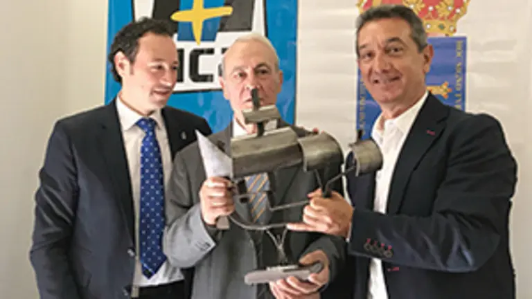 Entrega a Casas premio Carabela3