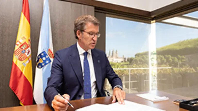 O presidente da Xunta, Alberto N&uacute;&ntilde;ez Feij&oacute;o, asina o decreto de composici&oacute;n do Goberno. Despacho do presidente en Monte P&iacute;o, Santiago de Compostela, 6 de setembro de 2020