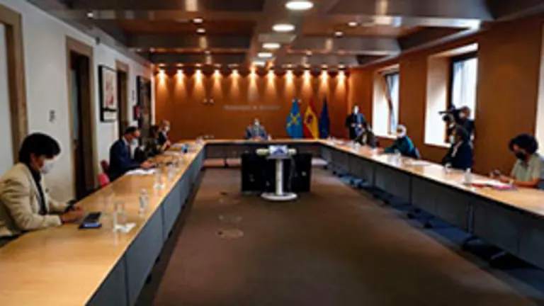 Oviedo. 24-9-2020. El presidente del Principado de Asturias, Adrián Barbón, preside la reunión semanal del Consejo de Gobierno.
Foto: Armando Ãlvarez.