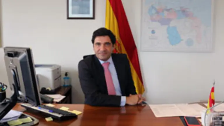 VICENTE CACHO L‡PEZ DE LA CALZADA PORT