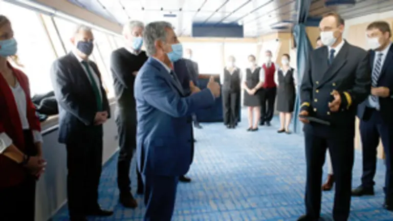 El presidente de Cantabria, Miguel Ángel Revilla, y el consejero de Innovación, Industria, Transporte y Comercio, Francisco Martín, asisten a la presentación del nuevo barco d la compañía  Brittany Ferries, el “Galicia”, que cubrirá la ruta entre Santander y Portsmouth. Debido a la situación sanitaria y por indicación 
1 DIC 20
