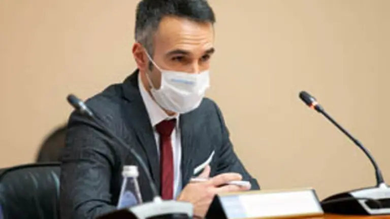 18,00 h.-     O director do Instituto Galego de Promoción Económica (Igape), Fernando Guldrís, comparecerá na Comisión 3ª para presentar os orzamentos do Igape para 2021. No Pazo do Hórreo.

foto xoán crespo
04/12/2020