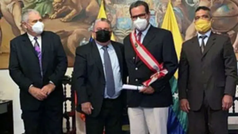 SALVADOR REGLµ CONDECOCORACI‡N 2020 1