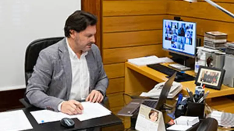 18,00 h.-     O secretario xeral da Emigraci&oacute;n, Antonio Rodr&iacute;guez Miranda, presidir&aacute; a Comisi&oacute;n Delegada do Consello de Comunidades Galegas. Na Secretar&iacute;a Xeral (praza de Mazarelos, 15). 

foto xo&aacute;n crespo
08/02/2021