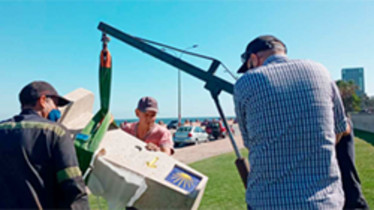 Uru.Instalacion mojon del Camino