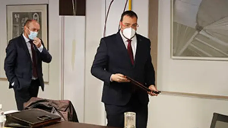 Oviedo. 14-5-2021. El presidente del Principado de Asturias, Adrián Barbón, preside la reunión del Consejo de Gobierno.
Foto: Armando Ãlvarez.