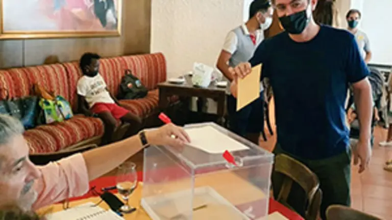 Elecciones al CRE de Abu Dhabi (Dubai) copia