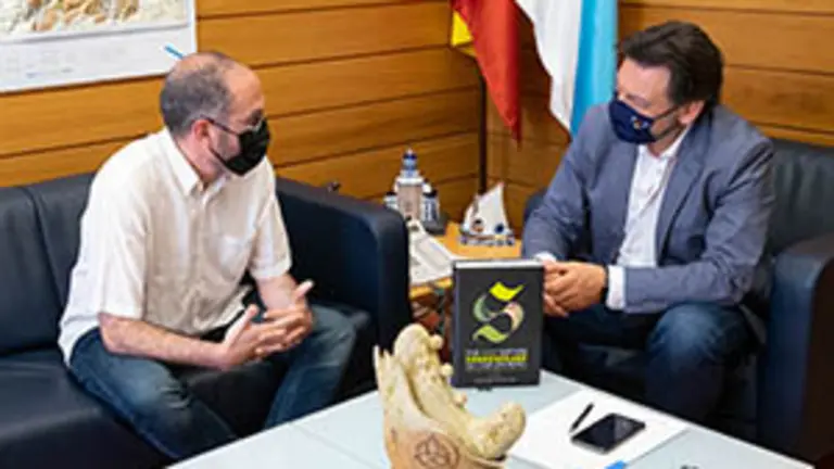 10,30 h.-            O secretario xeral da Emigraci&oacute;n, Antonio Rodr&iacute;guez Miranda, co&ntilde;ecer&aacute; o proxecto de edici&oacute;ns de publicaci&oacute;ns acad&eacute;micas dun galego retornado  a Santiago de Compostela dende o Reino Unido.  No 1&ordm; andar da Secretar&iacute;a Xeral (praza de Mazarelos, 15).

foto xo&aacute;n crespo
11/06/2021