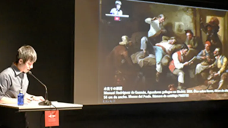 Hidenao Dohino durante un momento de su exposición sobre la profesión de «aguador» en el Madrid del siglo XIX copia