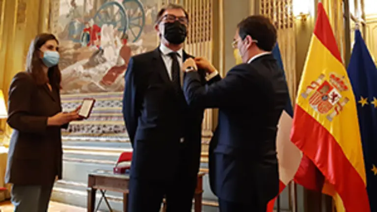 Embajada en Francia-Pompidou