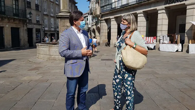 Miranda con presidenta do Lar Galego de Pamplona