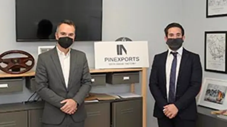 A Coruña
O director do Instituto Galego de Promoción Económica (Igape), Fernando Guldrís, visita a empresa Pinexports, onde fai declaracións aos medios sobre os últimos datos de exportacións en Galicia
27/10/2021
Foto: Moncho Fuentes / AGN A Coruña



