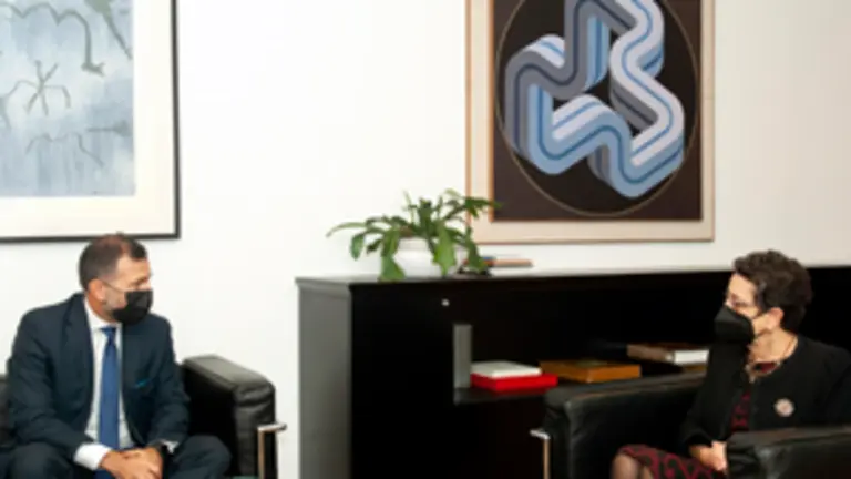 Rosario Alvarez-visita Consul Uruguay