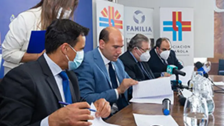 Uru.Firma La Española-Ministerio