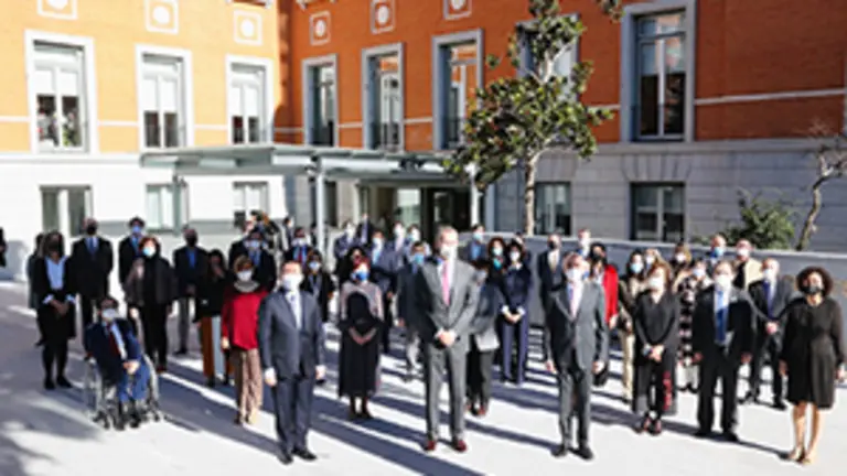 Rey inaugura sede Exteriores