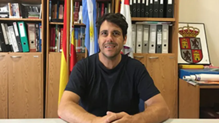 cast_y_leon_bahia_cuenca_reyzabal_luis