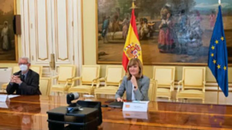 Ministra Educacion-bilingues