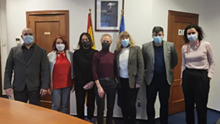 Polonia-Consejera Educacion con CRE