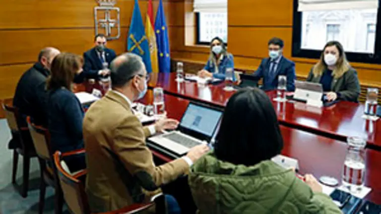 Oviedo. 4-2-2022. El presidente del Principado de Asturias, Adri&Atilde;&iexcl;n Barb&Atilde;&sup3;n, preside la reuni&Atilde;&sup3;n del Consejo de Gobierno.
Foto: Armando &Atilde;lvarez.