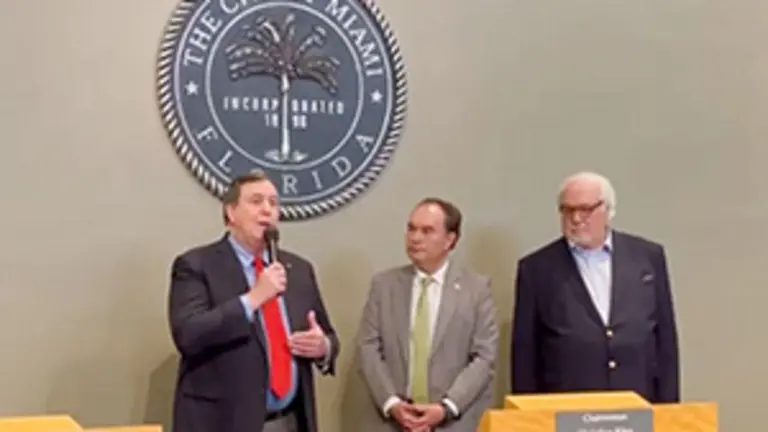 José Crespo. Llaves ciudad de Miami