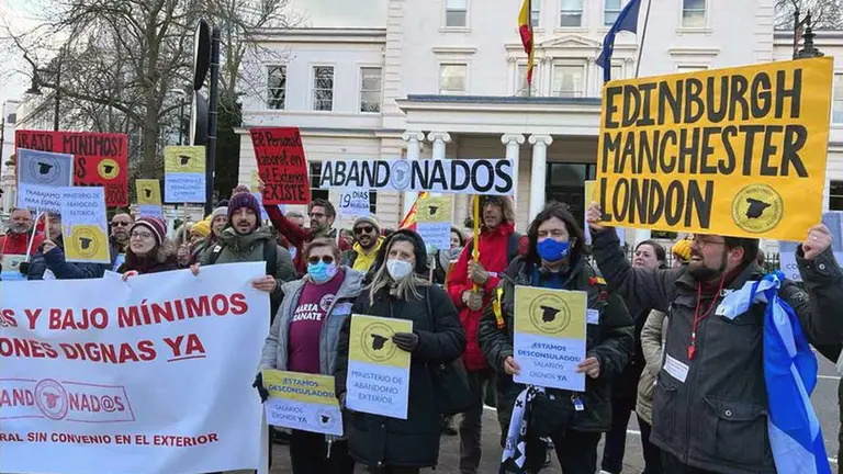 Londres-Protesta ante la Embajada